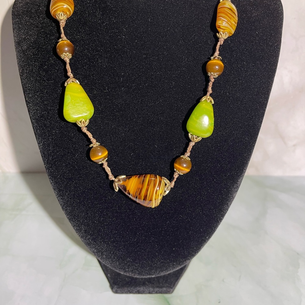 VINTAGE GLASS STONE NECKLACE - Picture 13 of 13